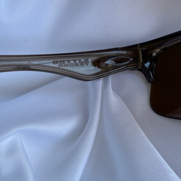 Brown Oakley Bottle Rocket Sunglasses with Tinted Lenses - Picture 7 of 11